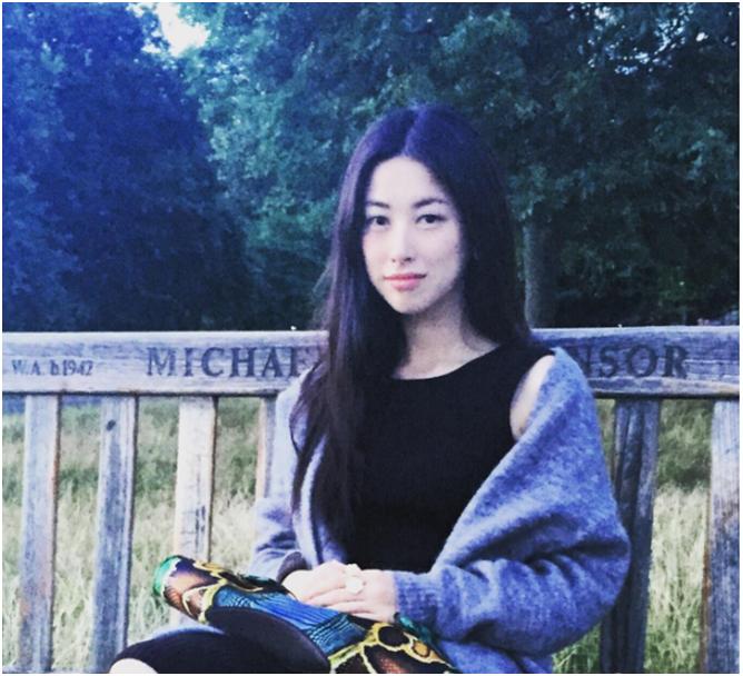 甩顶级富二代，爷爷是少将父亲是富豪，真实的朱珠比赵姬传奇多了