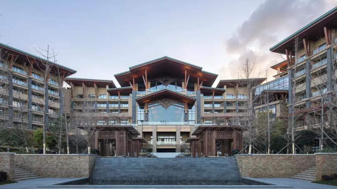 大理洱海苍山希尔顿,背靠苍山面朝洱海