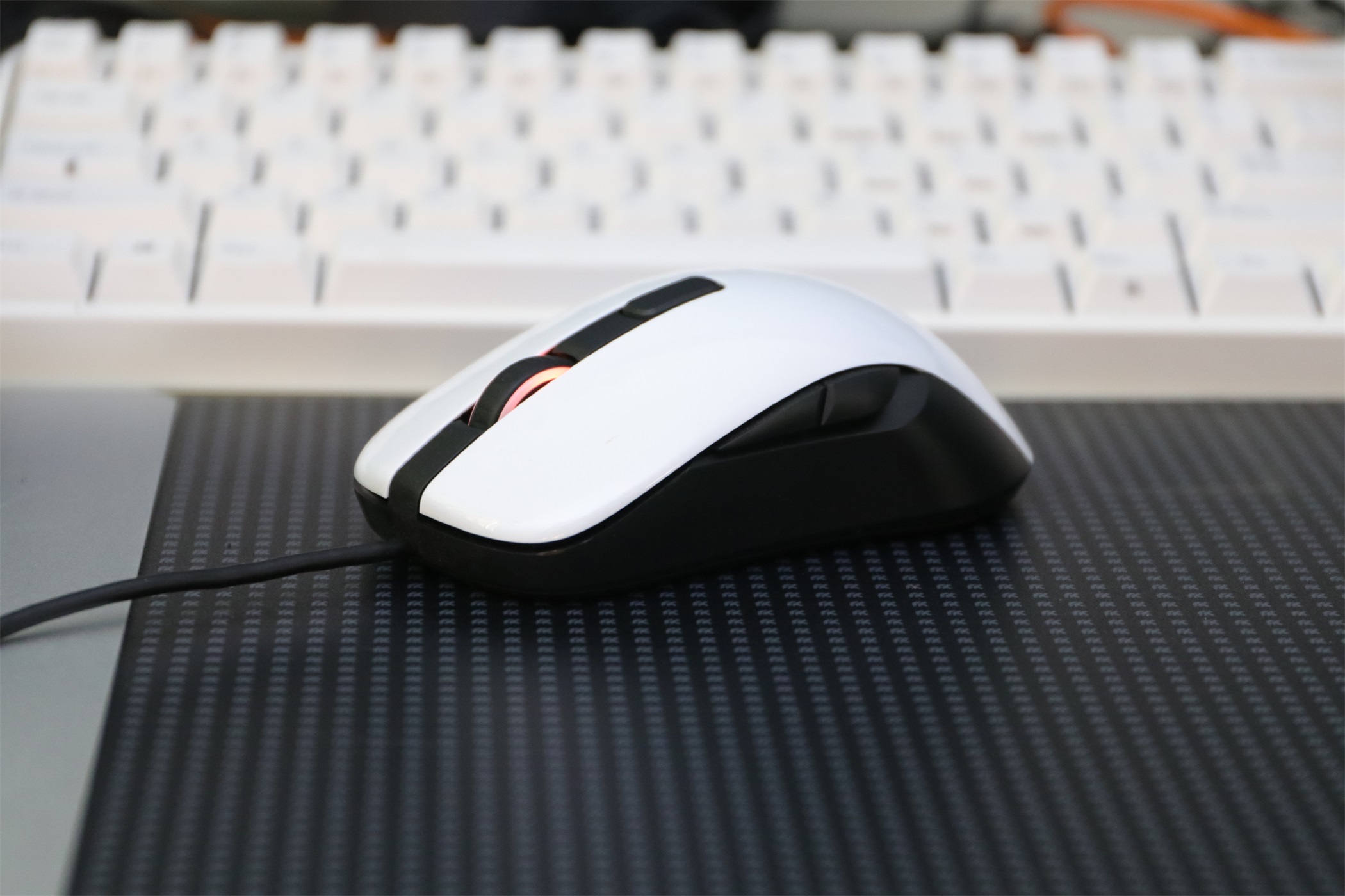 轻量化鼠标性价比推荐,200到300无线轻量化鼠标