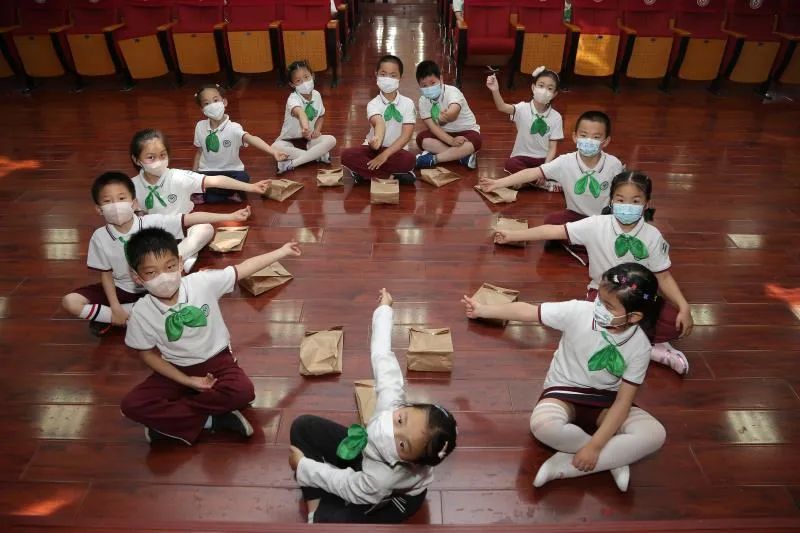 萌娃复学！上海幼儿园开学啦！大型“网友见面”现场也太有爱了吧