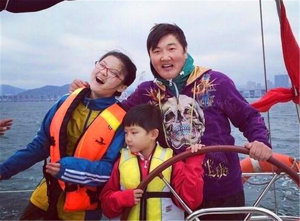 虚伪的孙楠:出轨离婚却反咬一口,“热爱国学”毁了女儿一生