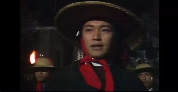 周星驰最后一次跑龙套,周星驰跑龙套的不是人吗