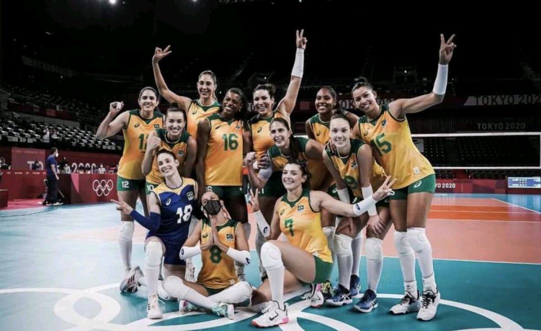 巴西与美国决赛,美国女排3-1巴西夺3连冠录像