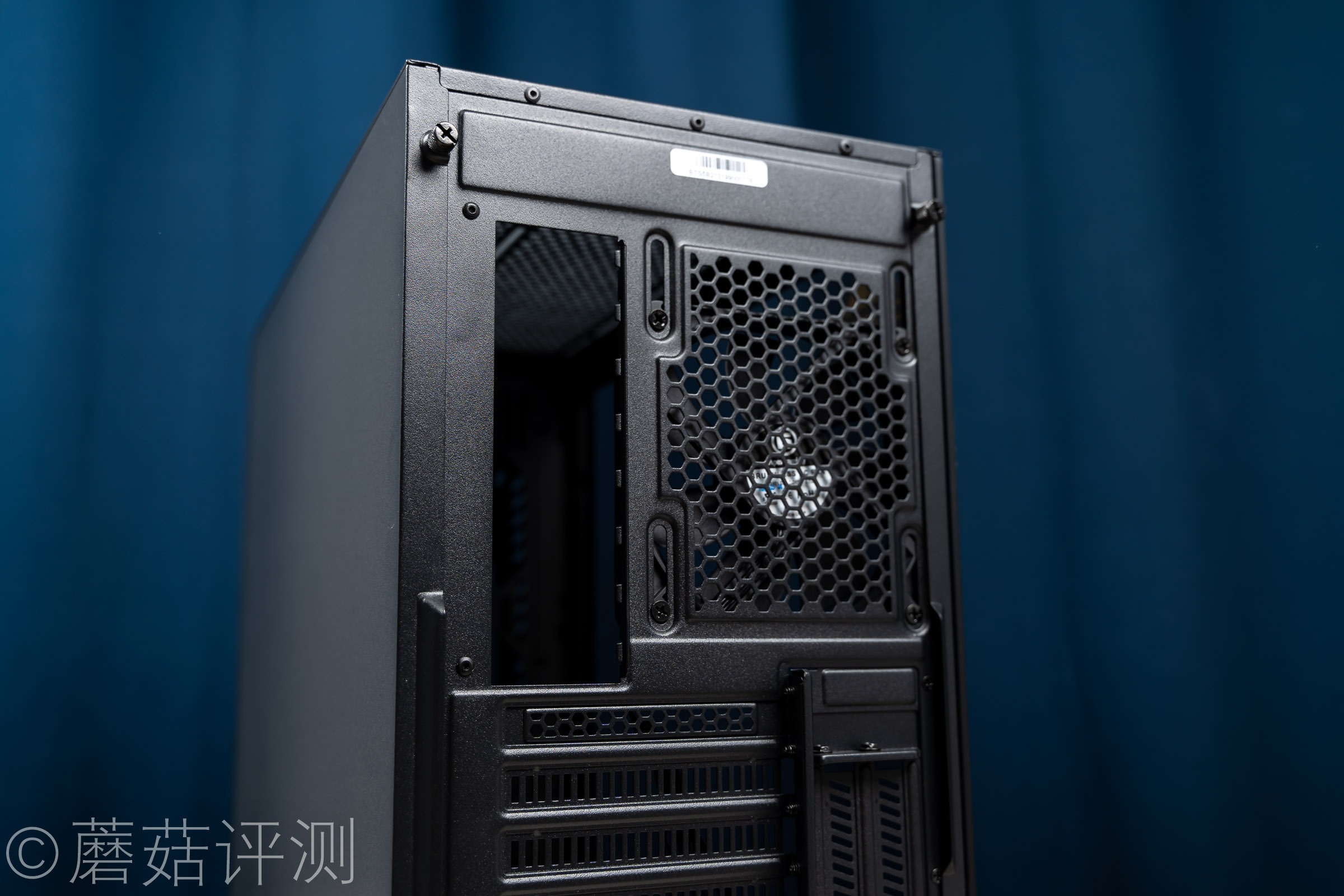 艾湃电竞机箱白色,艾湃电竞水冷评测