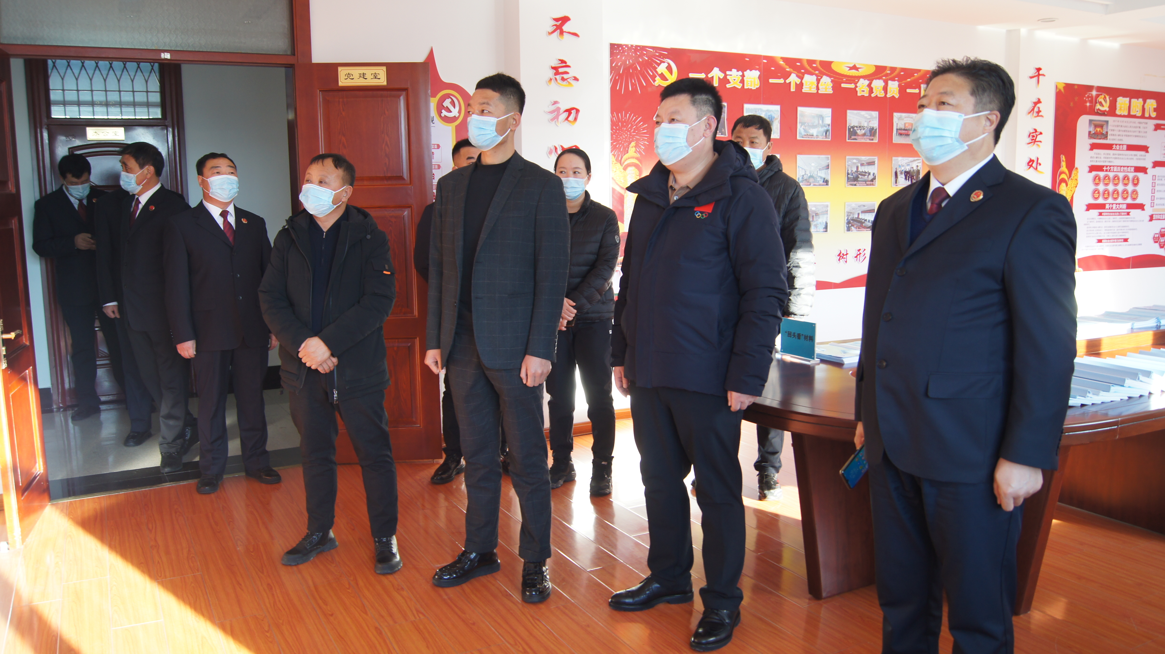 真心实意听职工心声,听民声为群众办实事