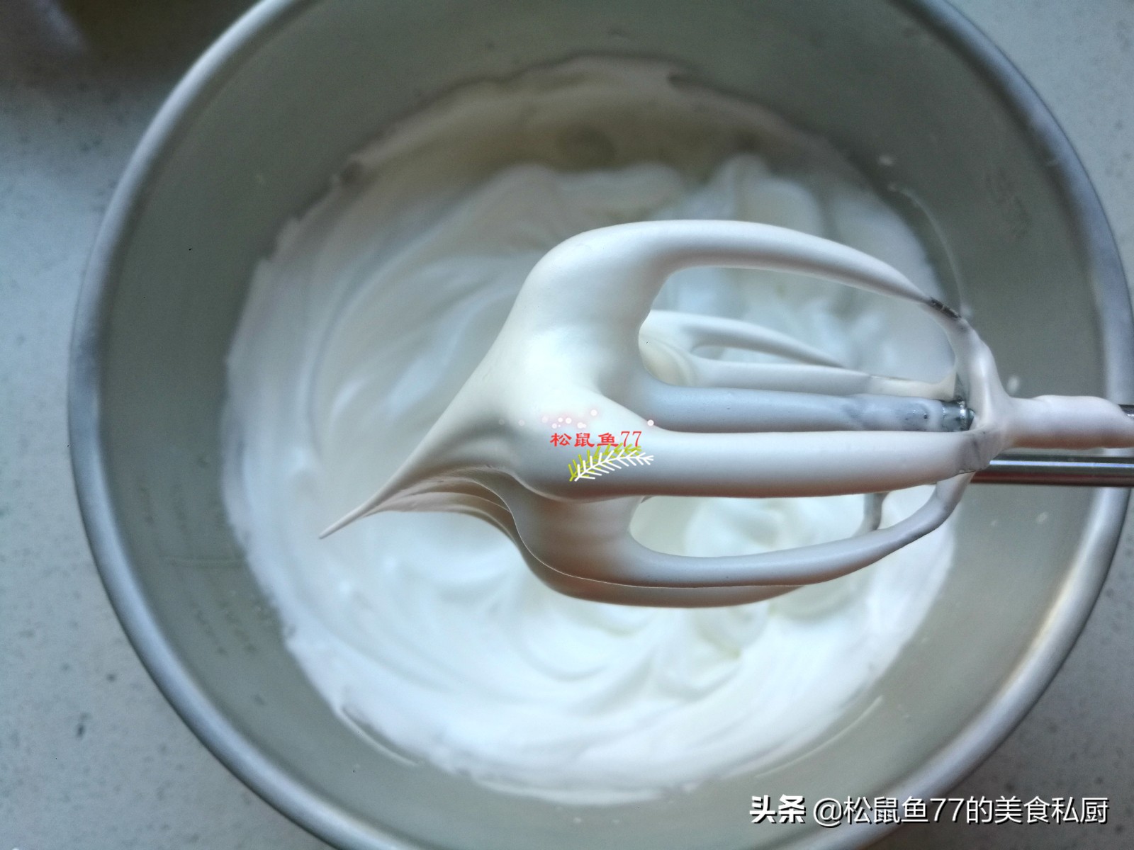 蛋糕卷怎么做到表面平整,蛋糕卷怎样口感绵密