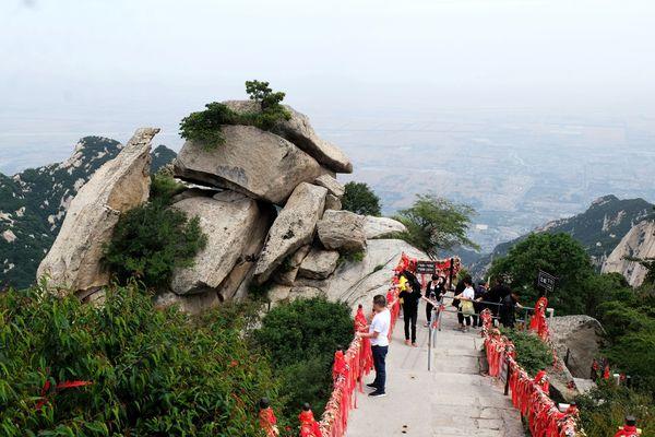 西岳华山五峰风景,华山一日游西安出发路线推荐