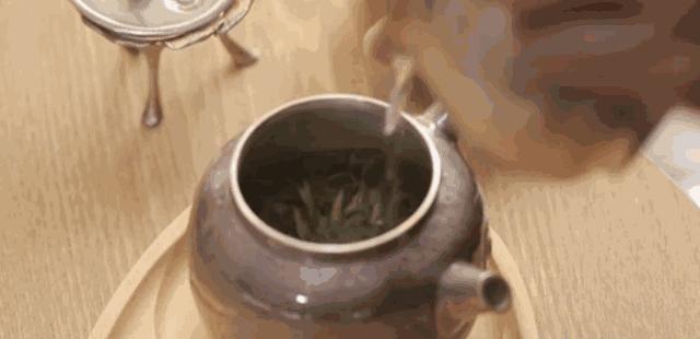 泡茶水温多少度最好红茶,乌龙茶泡茶水温最好是多少度
