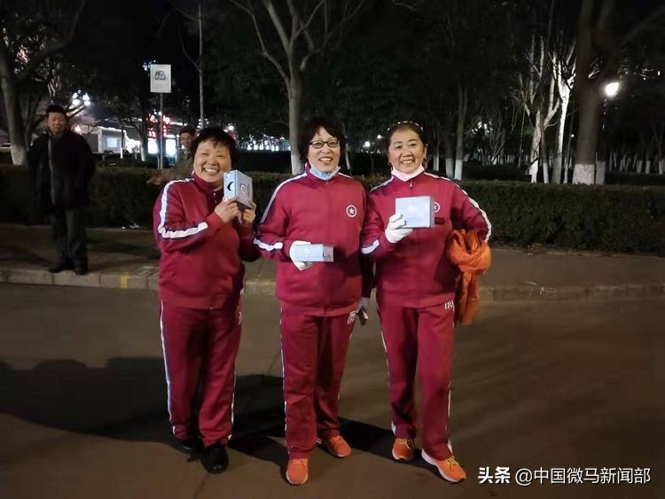 海州体育馆一路同行健步队,连云港微马海州健步队