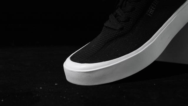 fila艺术家跑步鞋,fila设计师签名款