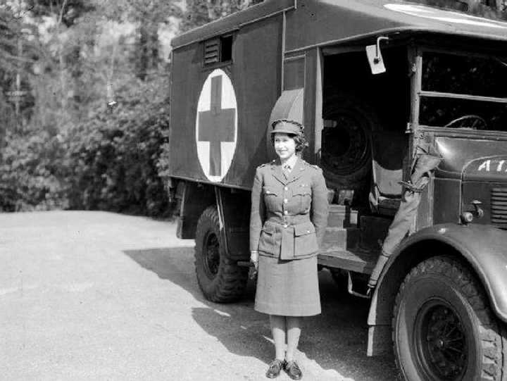 梅根构陷英国王室,梅根因祸得福