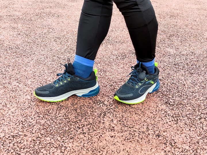 安踏咕咚联名跑鞋,安踏创1.5大数据跑鞋测评视频