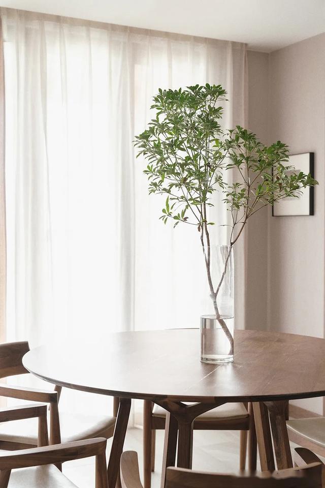 原木风吊顶效果图客厅简约,简约原木风