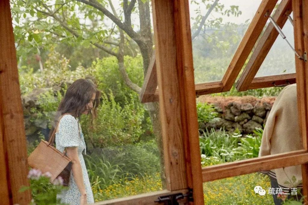 韩剧小女孩看上一款包,韩国小姐姐都背什么包包