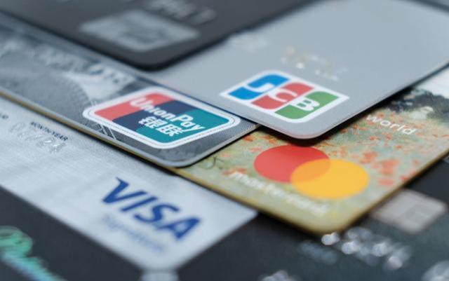 相亲女第一次约会就带去买衣服,第一次相亲女的就让买数万元东西