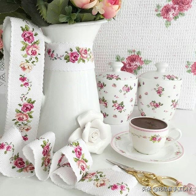 十字绣美丽的画,十字绣美丽花边