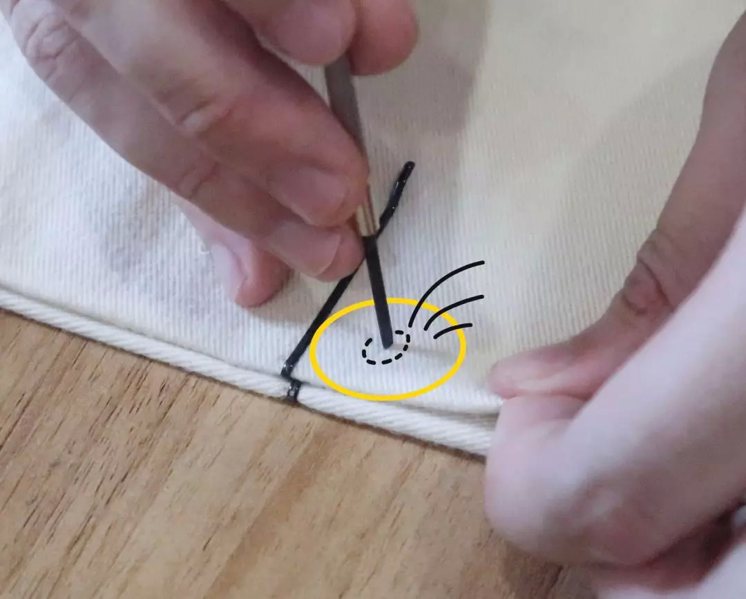 废旧纸袋如何做收纳包包,大牌纸袋斜挎包包改造教程