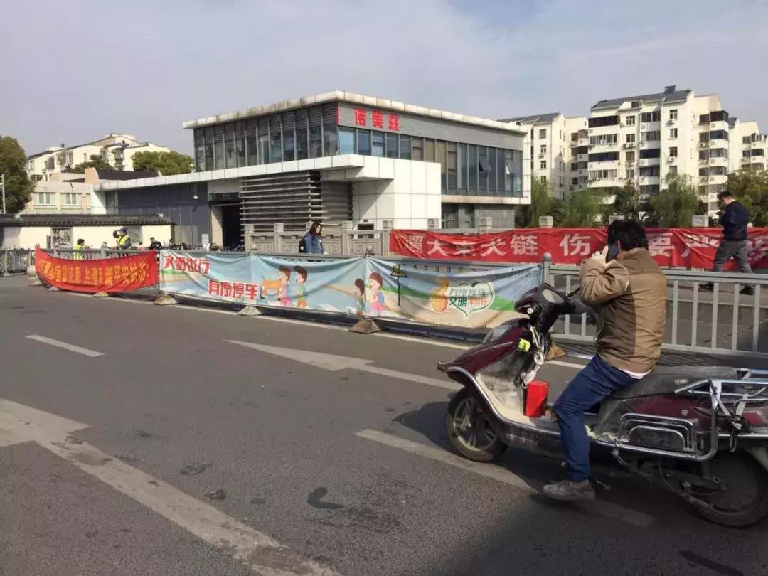 墙上禁止小广告标语,不让乱倒垃圾的标语横幅