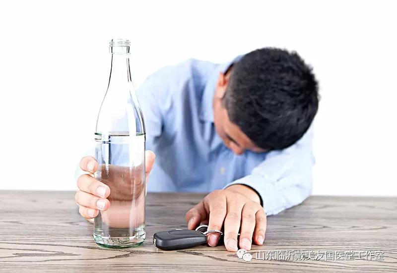 酒疯子怎么治最有效,用酒治病的良方