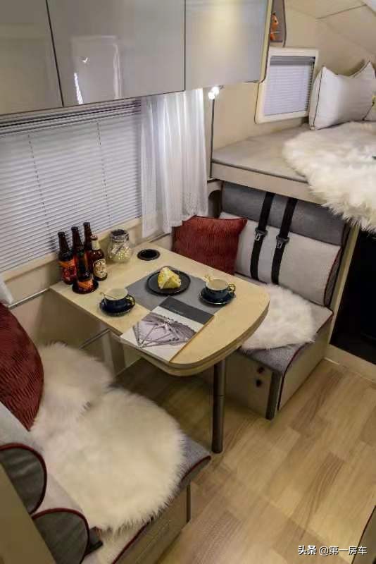 长城炮房车底盘升级气囊,长城炮4座房车测评