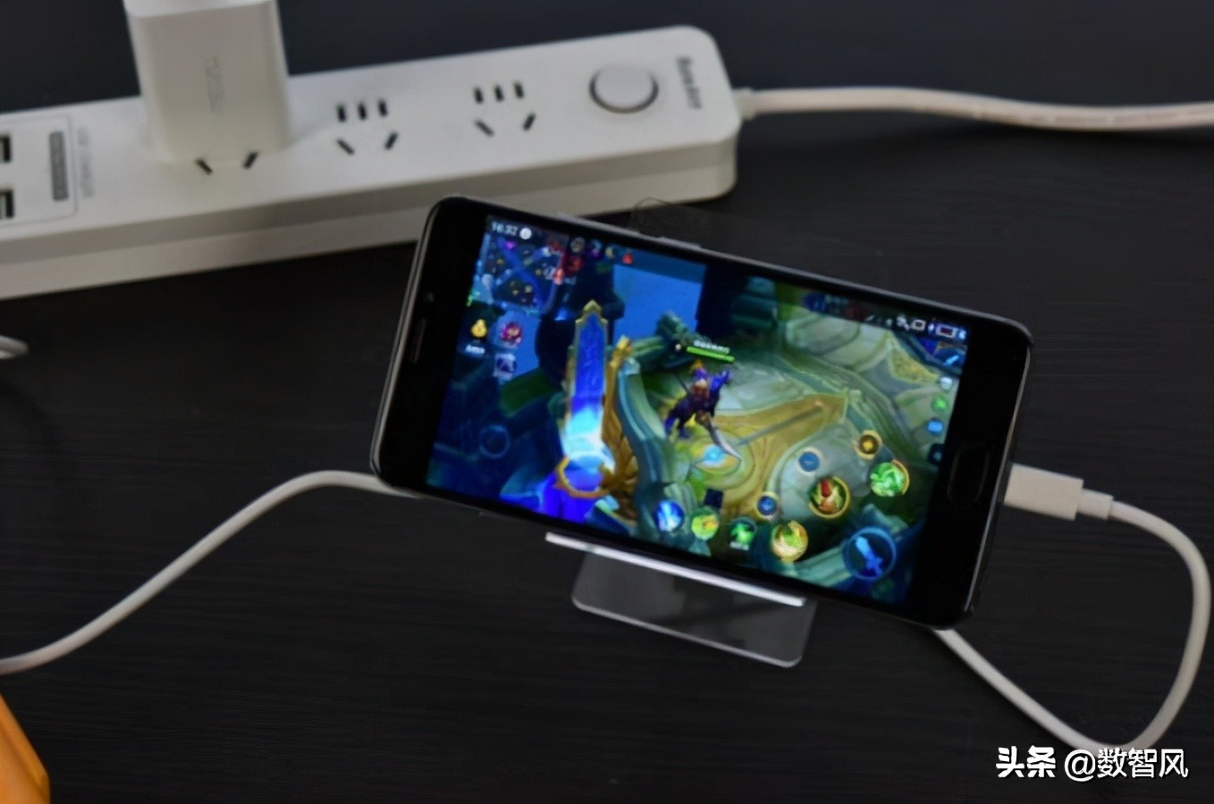 充电时玩手机应注意什么,手机充电时不要干什么