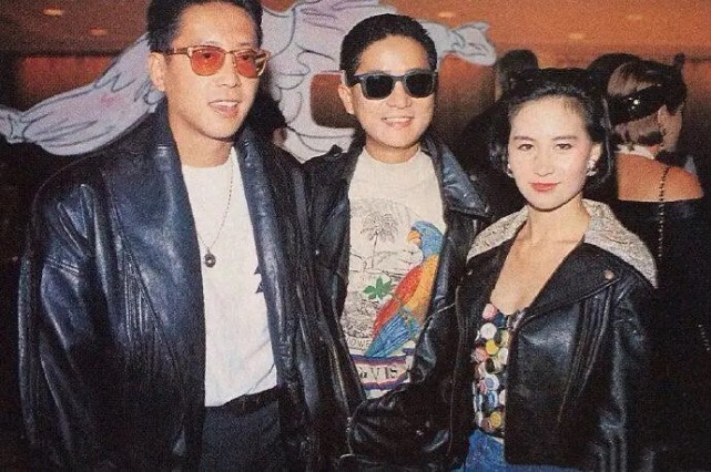 许晋亨何超琼李嘉欣怎么回事,许晋亨对待何超琼和李嘉欣区别