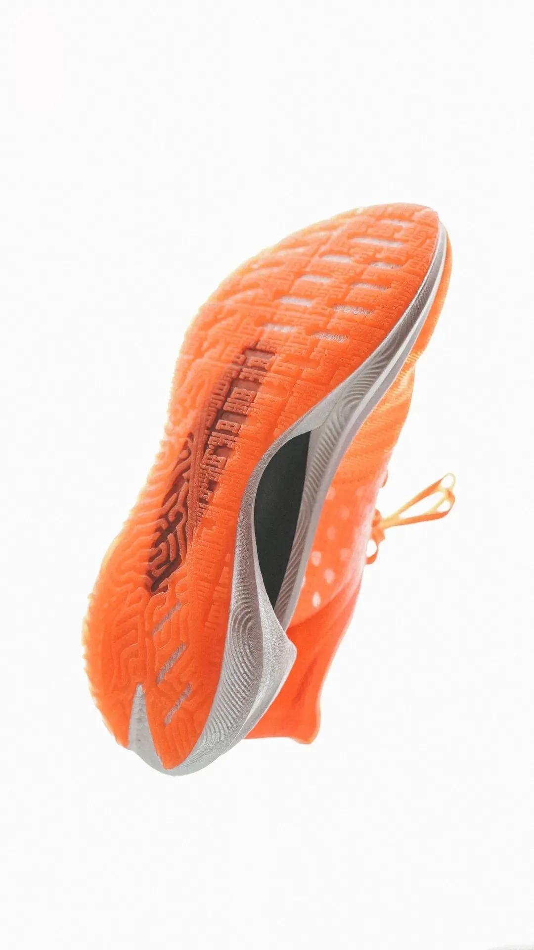 穿什么跑 | 孕妇1英里仅用5分25秒，你可能还跑不过她