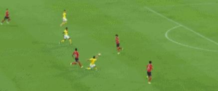 艾克森打恒大,艾克森一番话让里皮感动