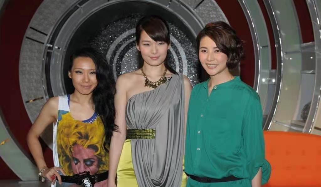 蒙嘉慧几岁和郑伊健谈恋爱,蒙嘉慧郑伊健恋爱