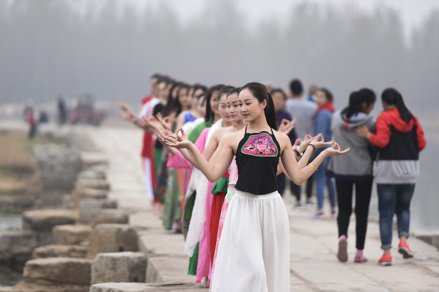 孙武练兵斩美妃的哲学原理,孙武斩吴王