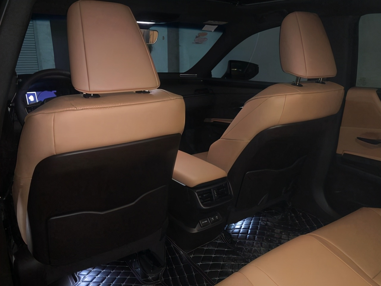 奥迪a6l和雷克萨斯es200选哪个,奥迪a6l雷克萨斯es200最新款