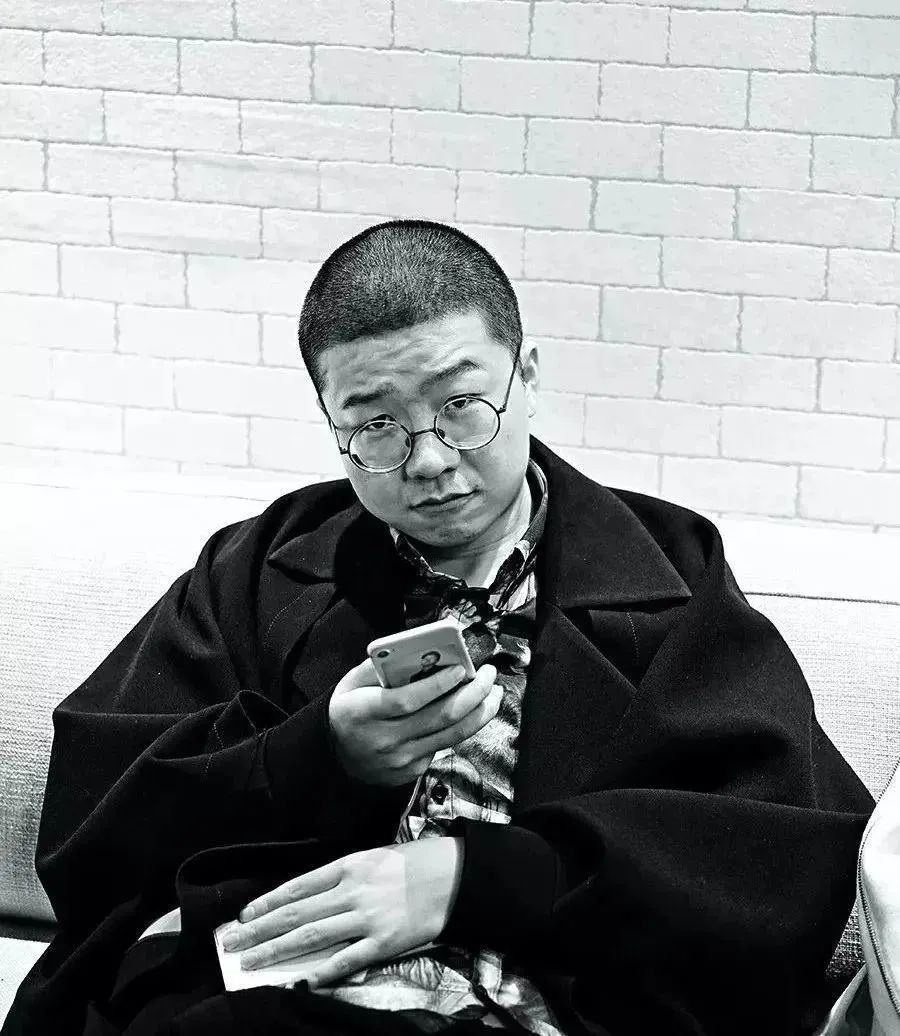 李诞说人间不值得下一句是什么,人间不值得但你值得李诞