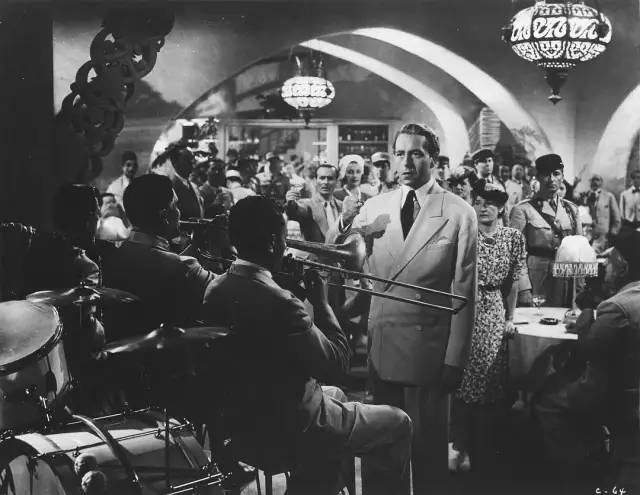 卡萨布兰卡爱情是美好的,卡萨布兰卡的爱情解读