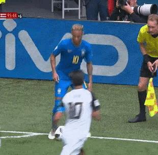 为啥内马尔彩虹过人容易被揍,2018世界杯巴西内马尔彩虹过人