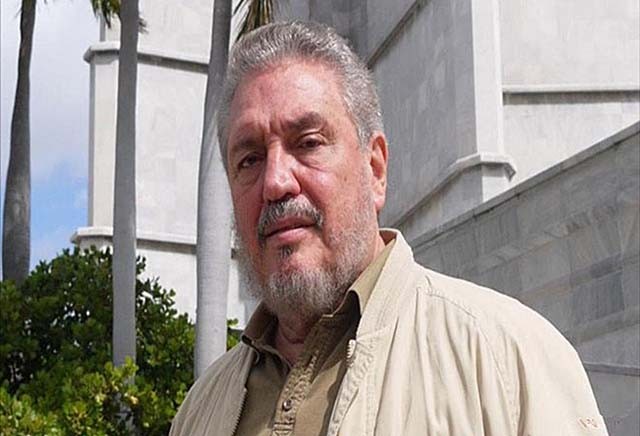 卡斯特罗将长子踢出继承人选，2011年卸任后，让80岁的弟弟接班