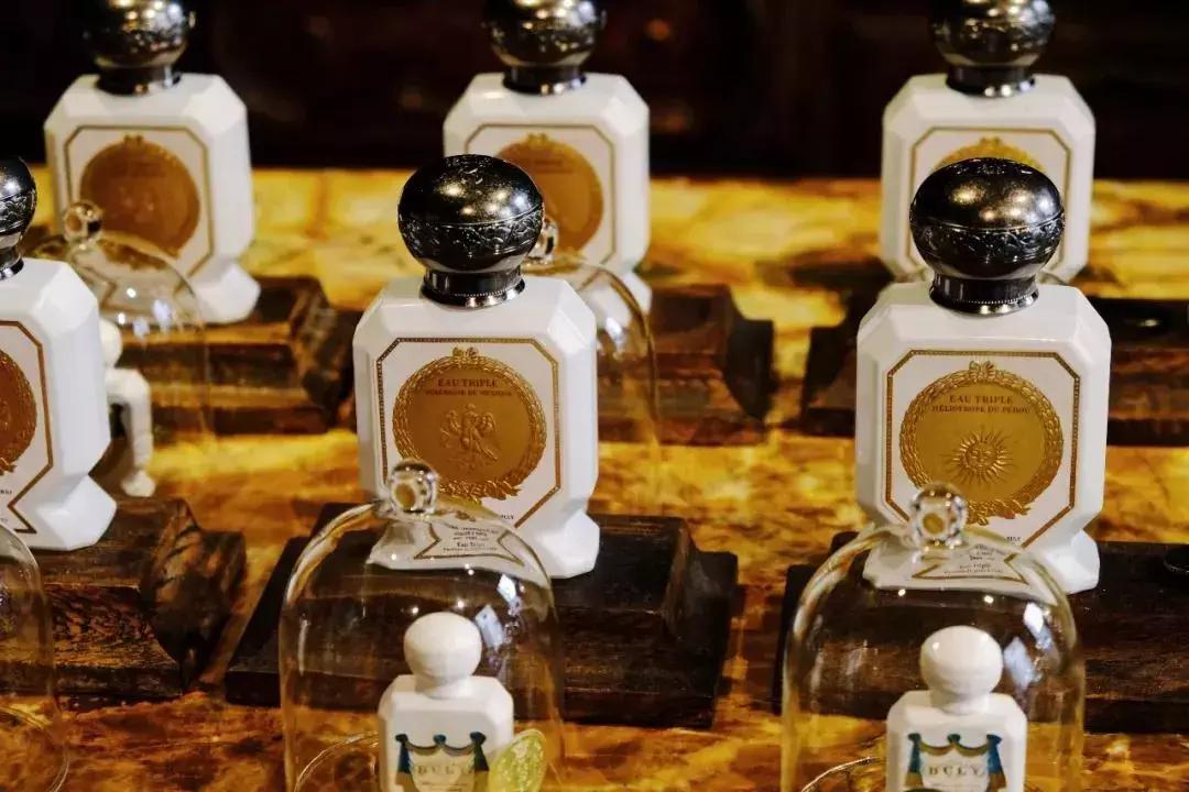 时髦精の恋物癖：易拉罐香水、玳瑁牙刷、“爱马仕”香氛...