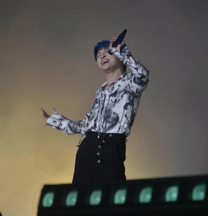 风雨同行周深,风雨之后见彩虹粤语版