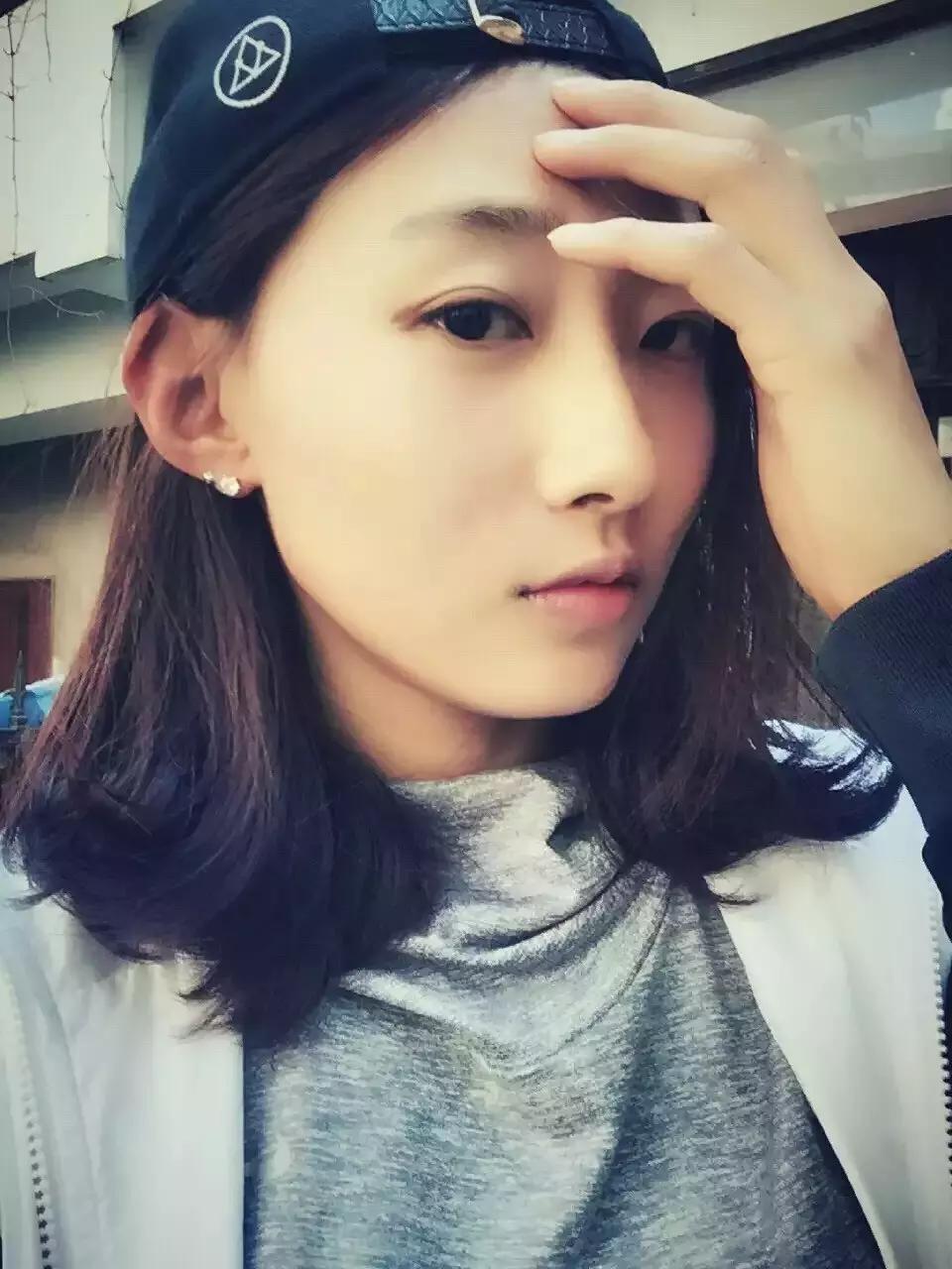 这个女生厉害了，用平均3分30秒的配速跑完上马