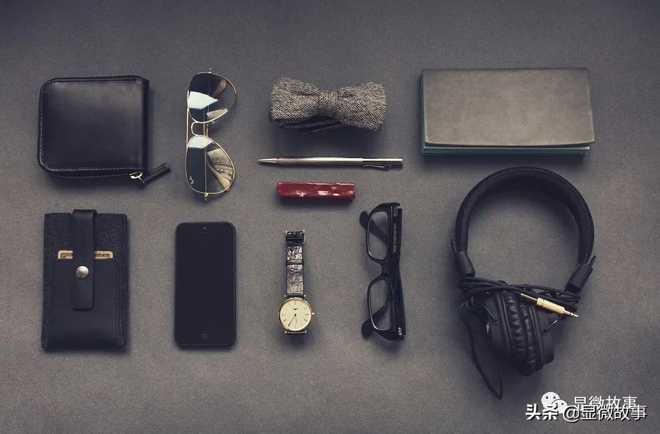 我是奢侈品柜姐：月收入8000元，和同事“宫斗”，被中东人当佣人