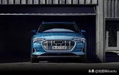 宝马最新logo和之前有什么不同,宝马新logo的含义