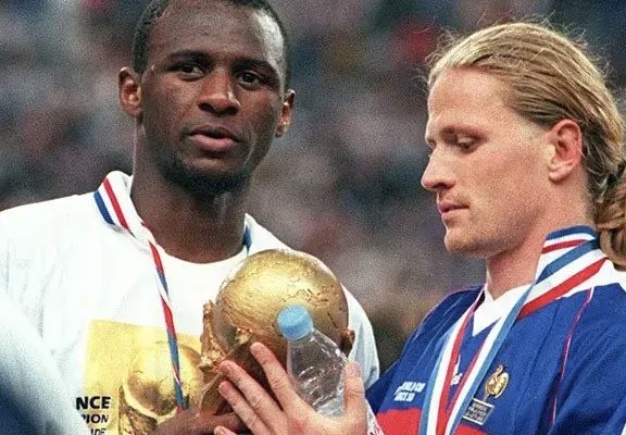 阿森纳维埃拉法比奥,阿森纳名宿维埃拉