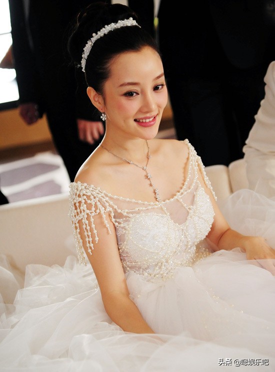 谢娜礼服女人味,谢娜穿旗袍惊艳