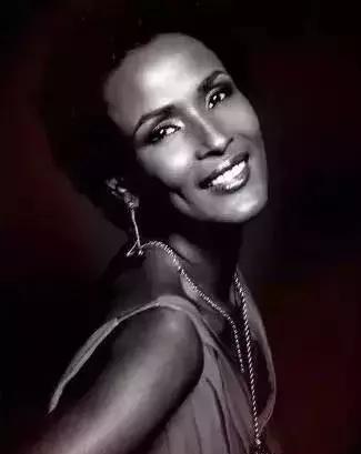 从沙漠牧羊女到世界名模,世界顶级名模牧羊女