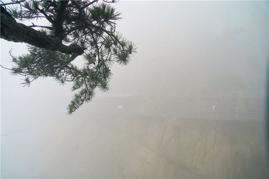 安徽九华山玻璃栈道,安徽悬崖玻璃栈道