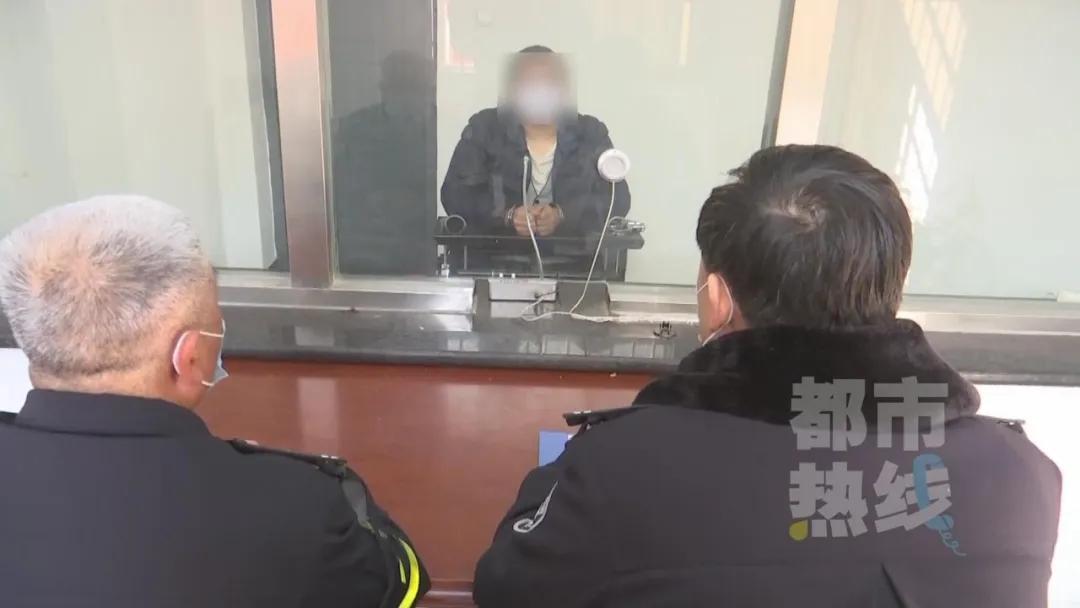 卖口罩诈骗10000元小伙获刑1年,男子以卖口罩为名诈骗130余万元
