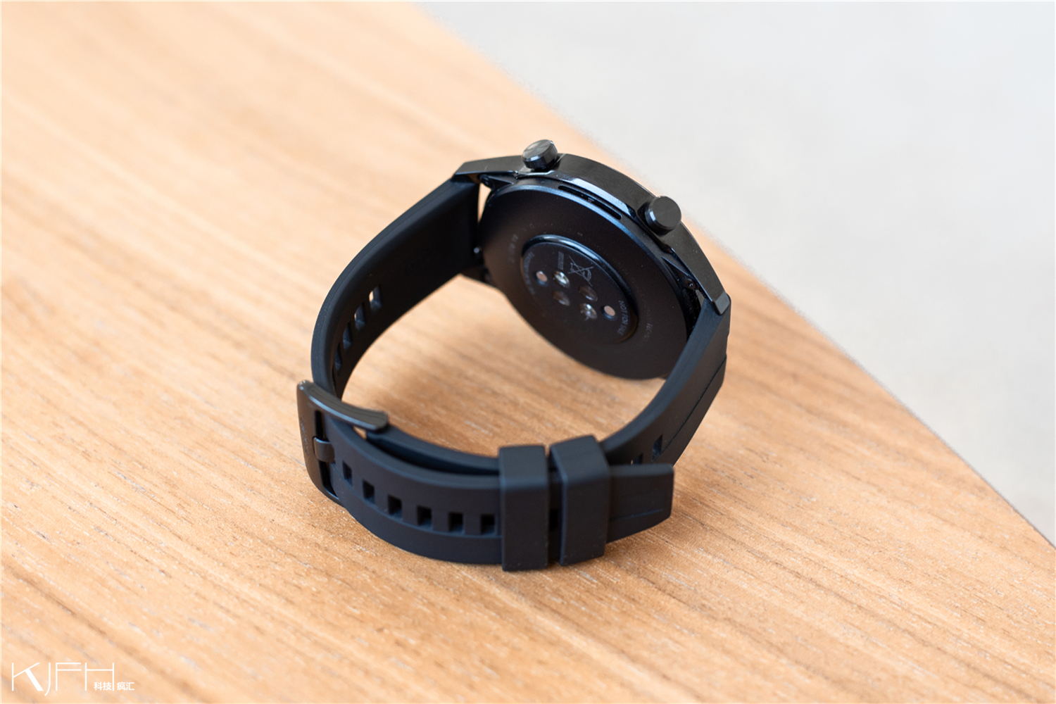 鍗庝负watchgtrunner鍜岄珮椹皃ace2,鍗庝负鎵嬭〃watchgt2pro瀵规瘮watch3