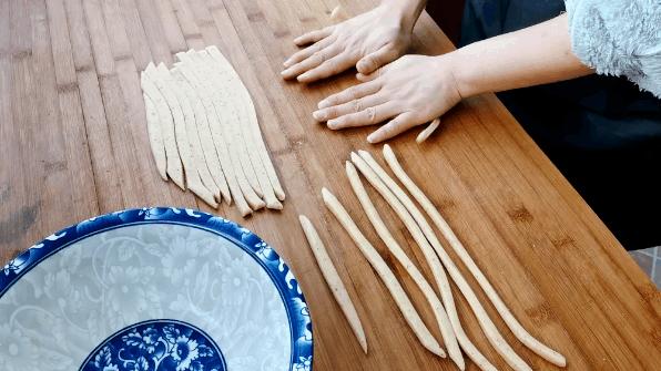 炒棋子豆怎么做好吃,棋子豆怎么做又酥又香又好吃
