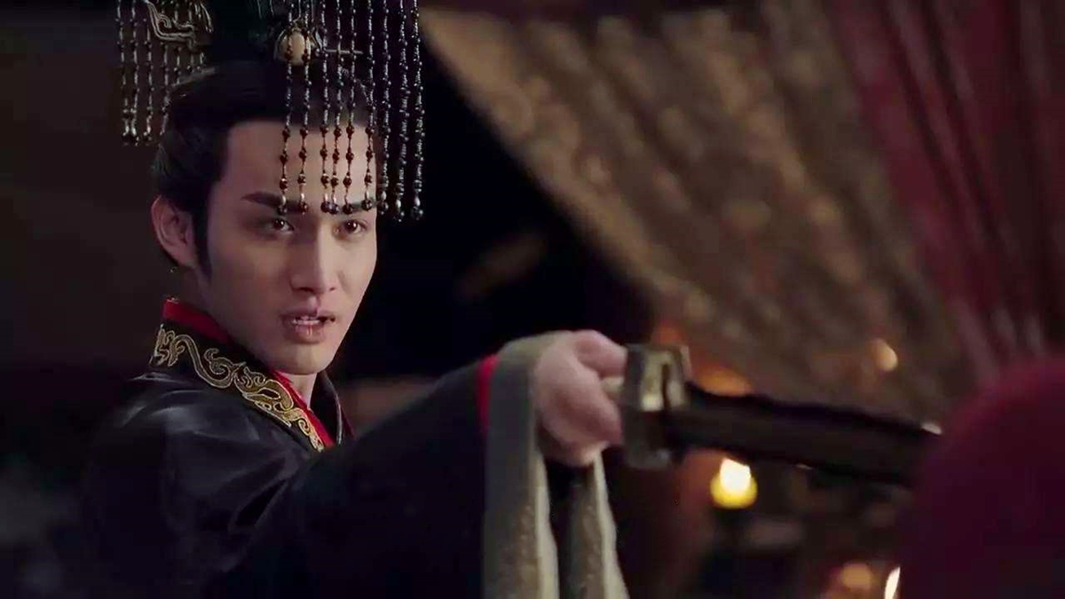 嬴政真的打不过荆轲吗,荆轲刺客刺秦失败是否剑术太差