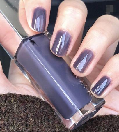 只用一种指甲油来做漂亮的美甲,花钱很少的简单好看的美甲