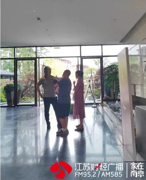 城南绿城云栖*瑰园玫**今日开盘,有人现场被劝“不要买这里!”